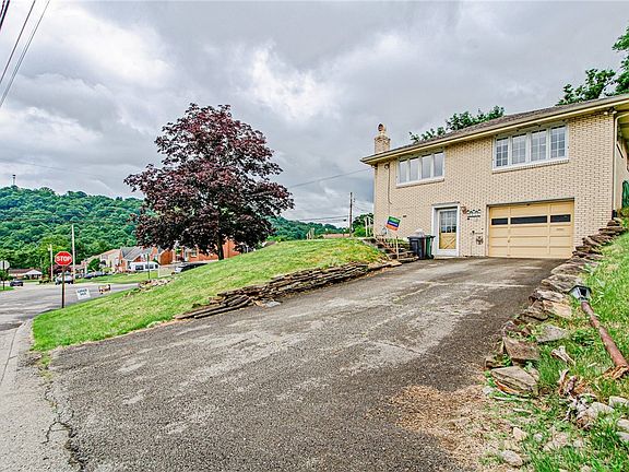 3rd image of 440 Oliver Dr