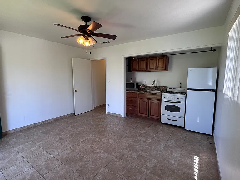 4022 Vista Ct #1 — Photo 4