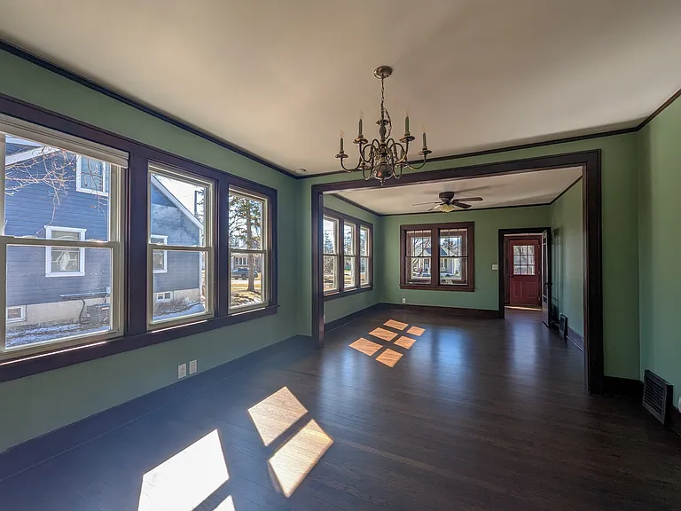 512 Lake St — Photo 4