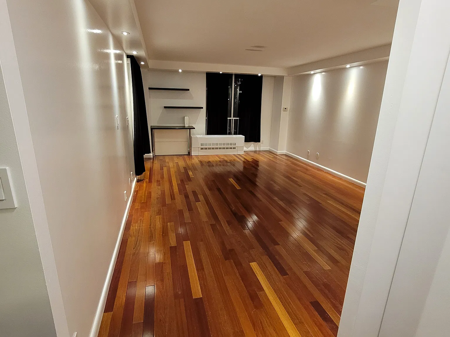 2 bed, 1100 sqft, $4,800 — Photo 2