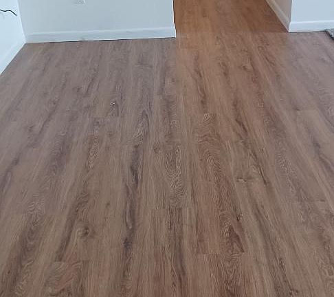 Dining are with vinyl floor off Kitchen