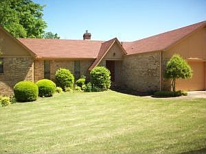 Home for Sale in Tupelo, Mississippi $129,500