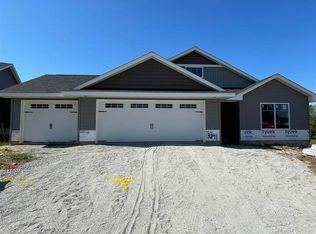 3841 Winnsboro Dr, Iowa City, IA