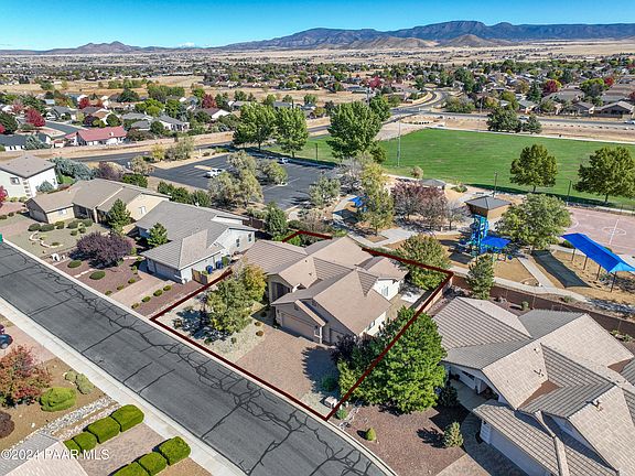 2nd image of 7539 N Outlook Ln