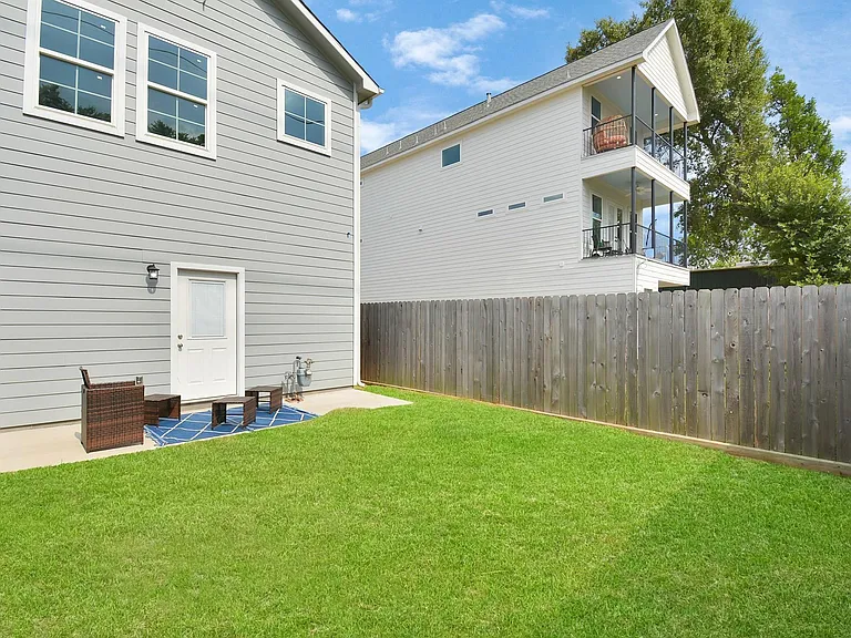 3019 Elysian St — Photo 31
