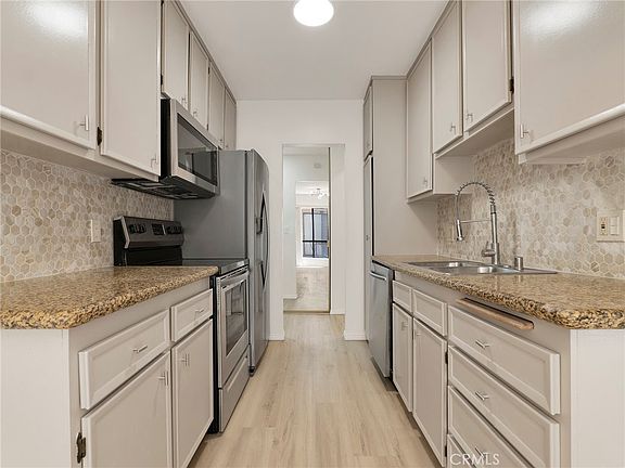 3rd image of 7300 Franklin Ave APT 354