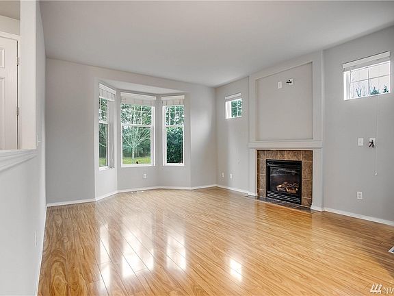 5th image of 9018 Campus Glen Dr NE
