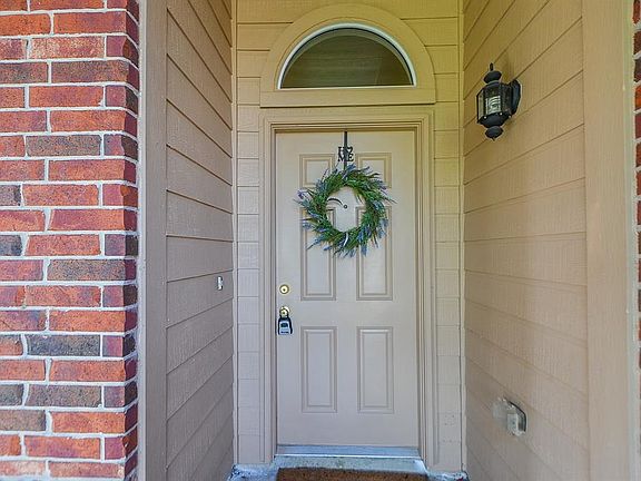 4th image of 1022 Grafton Garden Ln