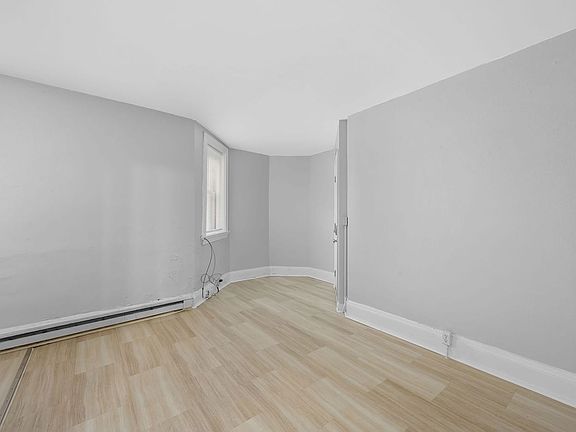 3rd image of 2431 Ohio Ave APT 1