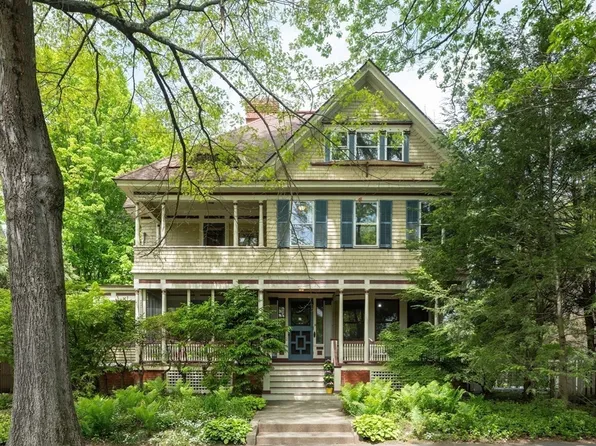 51 Harrison Ave, Northampton, MA 01060