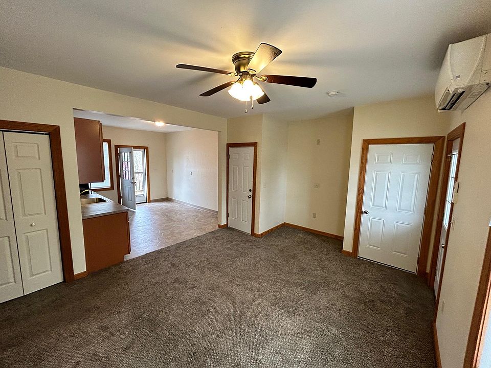 144 Slater Ave 2, Jewett City, CT 06351 Zillow