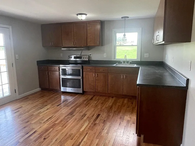 6453 McGlothlin Ln — Photo 11