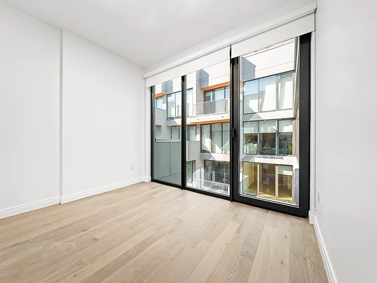 255 Lorimer St #757 — Photo 4