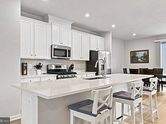 5th image of 12612 Canopy Ave