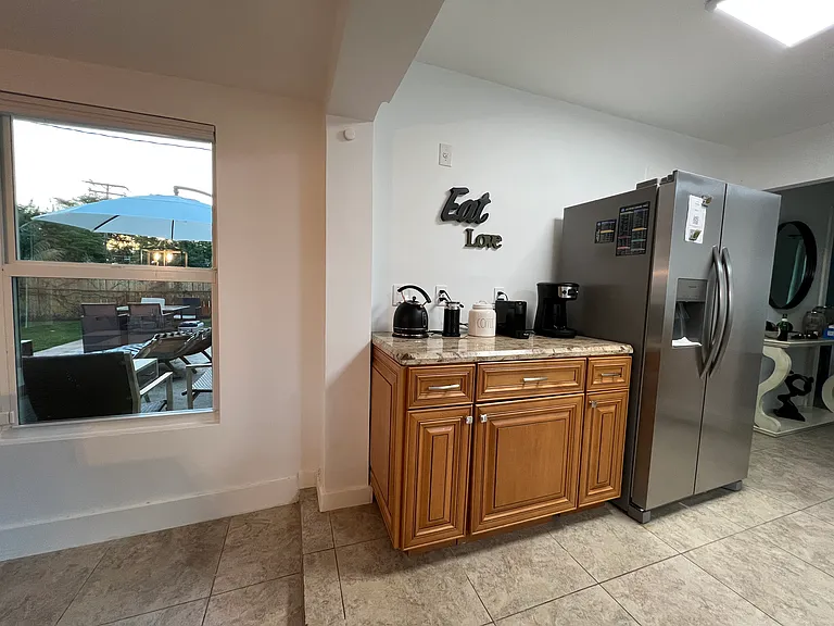 NW 38th Pl — Photo 17