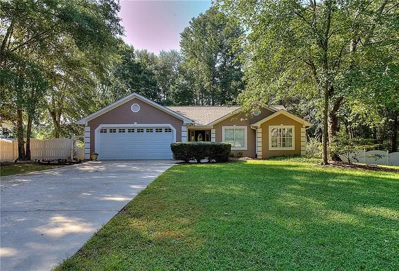 3 bed, 2.0 bath, 1707 sqft, $2,200 — Photo 1