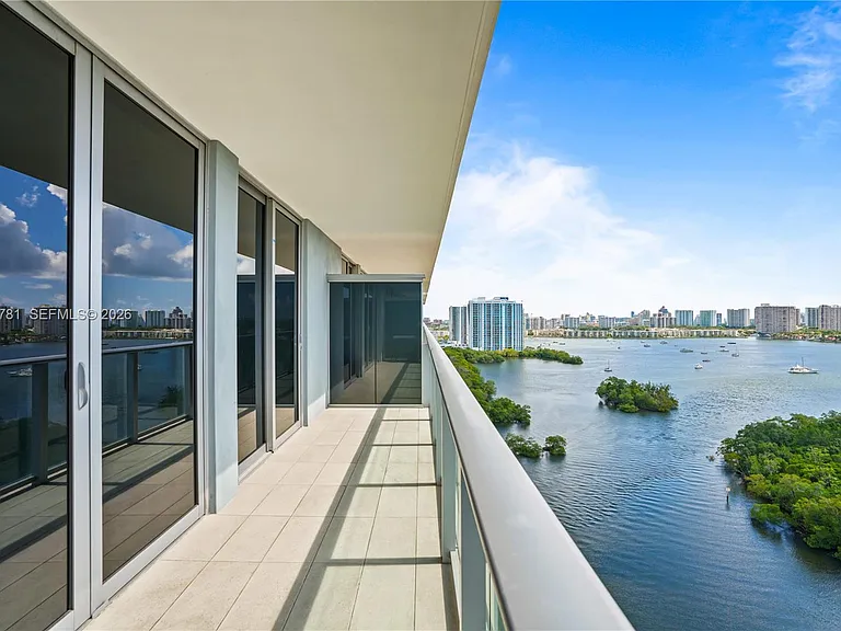 16385 Biscayne Blvd #1919 — Photo 30