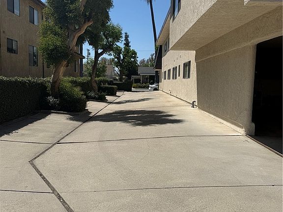 3rd image of 326 N Stoneman Ave