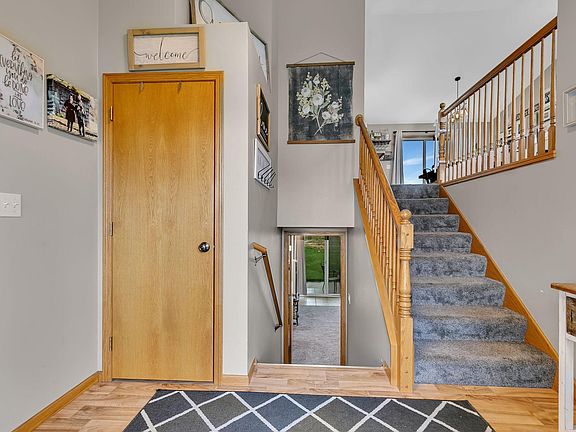 3rd image of 3212 Orchard Ave NE