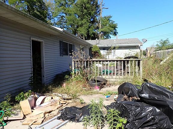 4th image of 797 Fox River Rd
