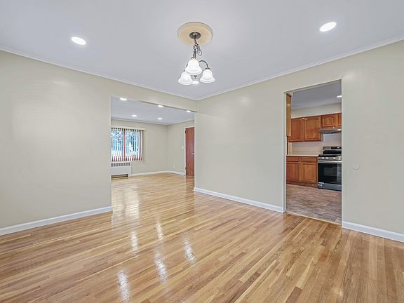 5th image of 1310 Drew Ave #1