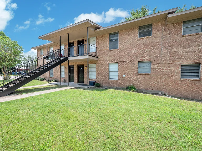 Townview - Malakoff — Photo 9