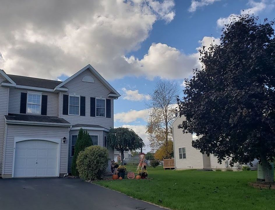 1st image of 7 Paddlewheel Ct