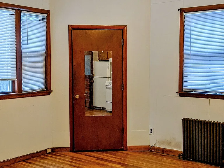 69 Dana St #1R — Photo 2