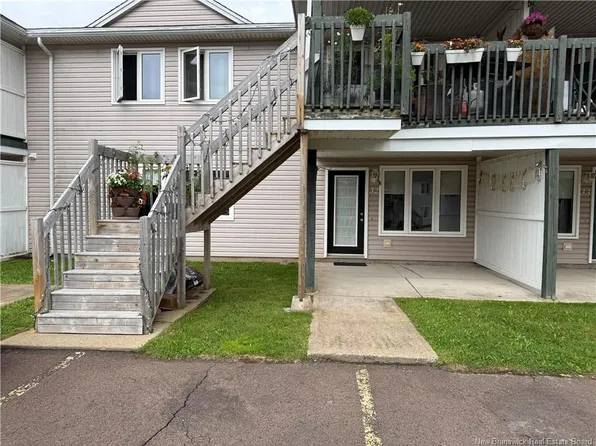 30 Grant St #32, Moncton, NB E1A 3R4