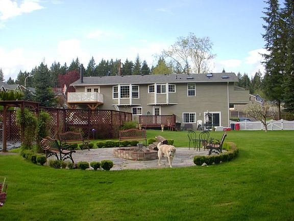 2nd image of 741 V St SE