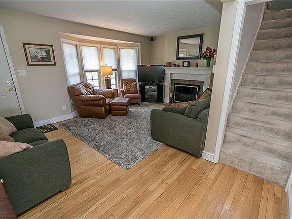 5th image of 15874 Parklawn Ave