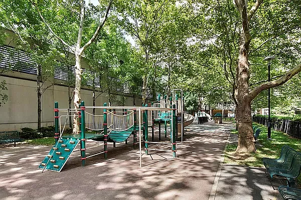 Rented by Compass | media 19