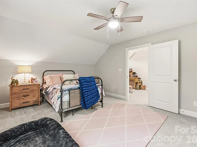 2029 Bost St — Photo 28