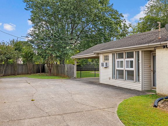 4th image of 2210 Finley Dr