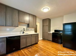 4440 Washington St APT 2L, Roslindale, MA 02131