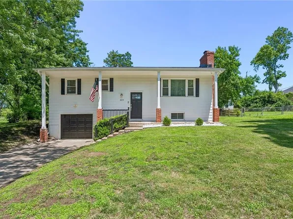 809 Lindenwood Ln, Liberty, MO 64068