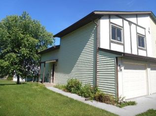 1295 Dennis St N, Maplewood, MN 55119