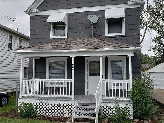 2nd image of 221 Illinois Ave