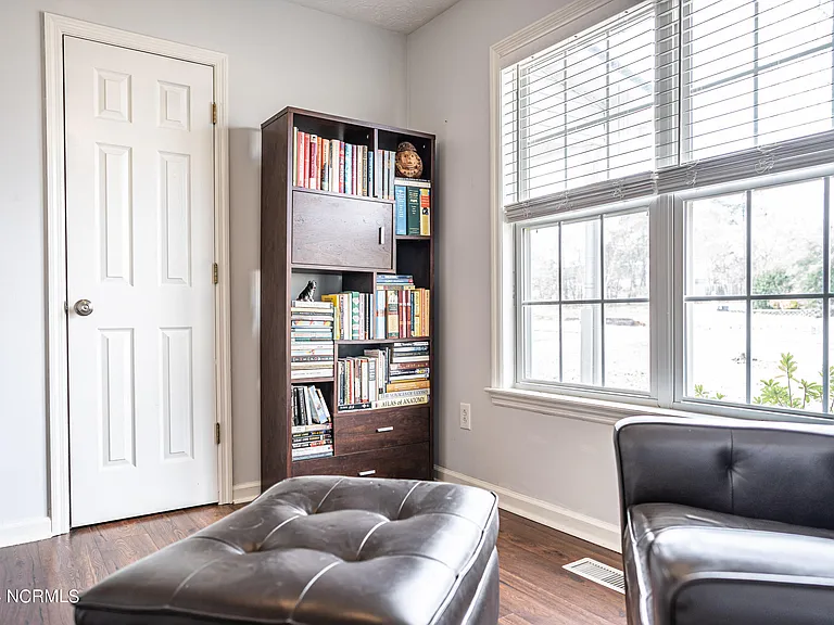 475 Northview Dr — Photo 14