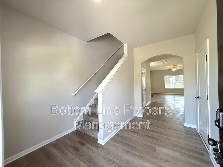 9016 Stoney Waters Ct — Photo 2
