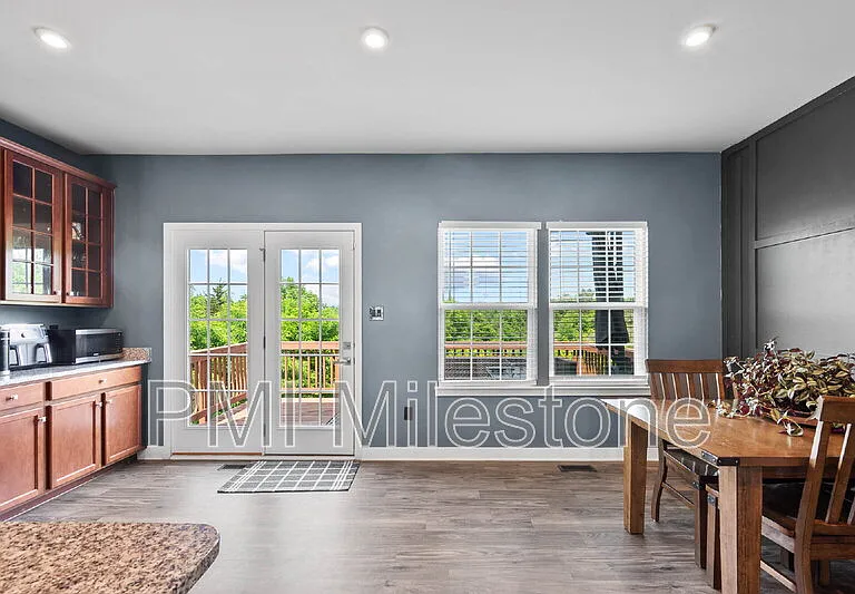 367 Ontario Dr #FALLING WATERS — Photo 32