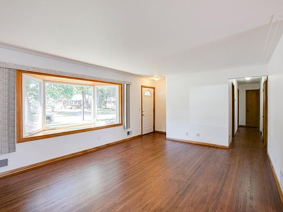 4th image of 6733 Park Ave