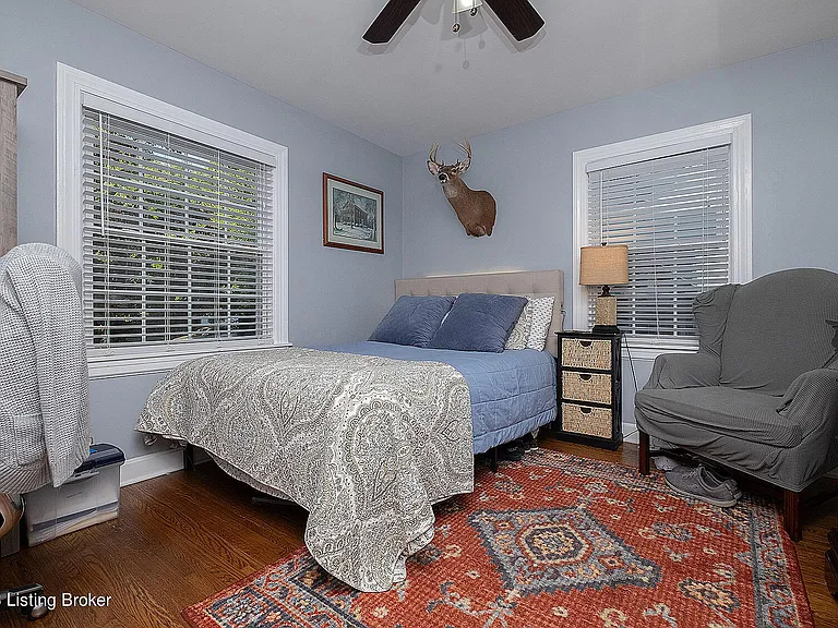 211 S Sherrin Ave — Photo 25