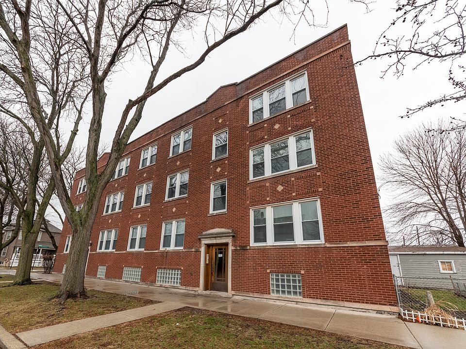 1st image of 2514 W Belle Plaine Ave #2
