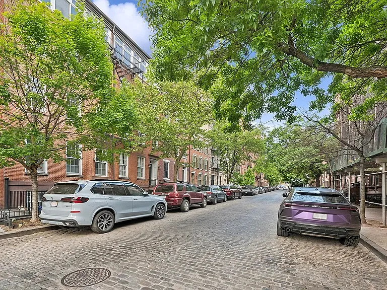 277 W 12th St — Photo 19