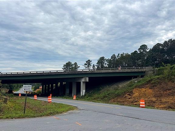 3rd image of 411 Cedar Creek Rd