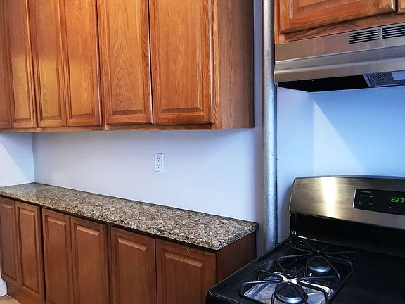 5th image of 2804 44th St APT 5