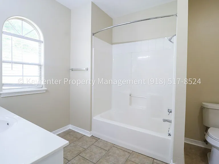 806 W 118th St S — Photo 9