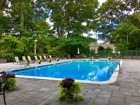 2nd image of 37 Timberline Cir