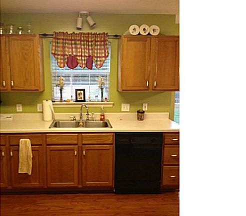 5th image of 1014 Wilkerson St